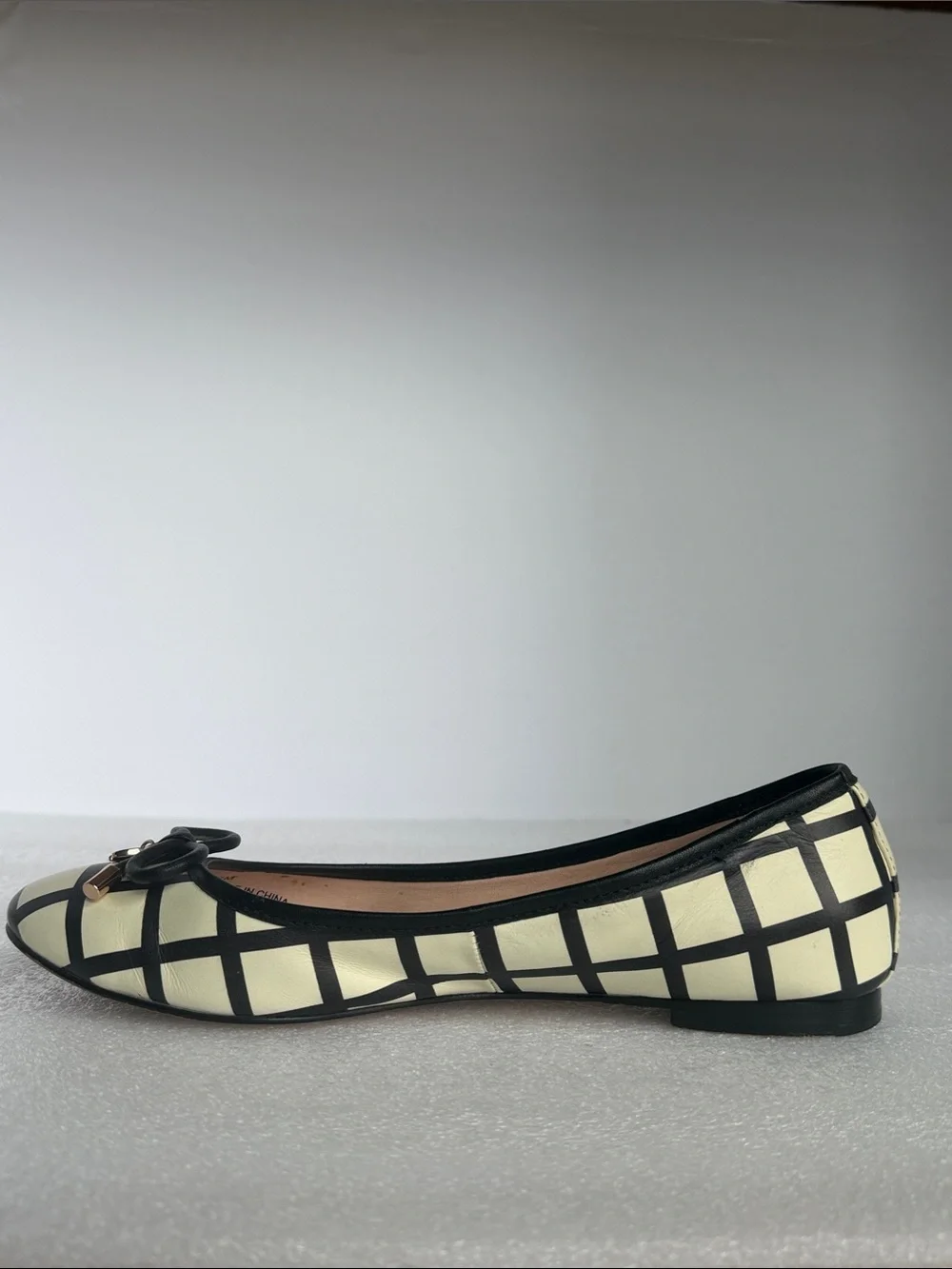 KATE SPADE New York Willa Bow Ballet Flats Ivory Black Leather Size 6 Women’s